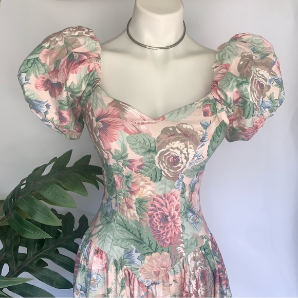 v i n t a g e : Floral Victorian Cottagecore Pastel Puff Sleeve Basque Dress - Picture 2 of 16